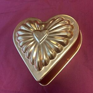 Vintage heart jello mold